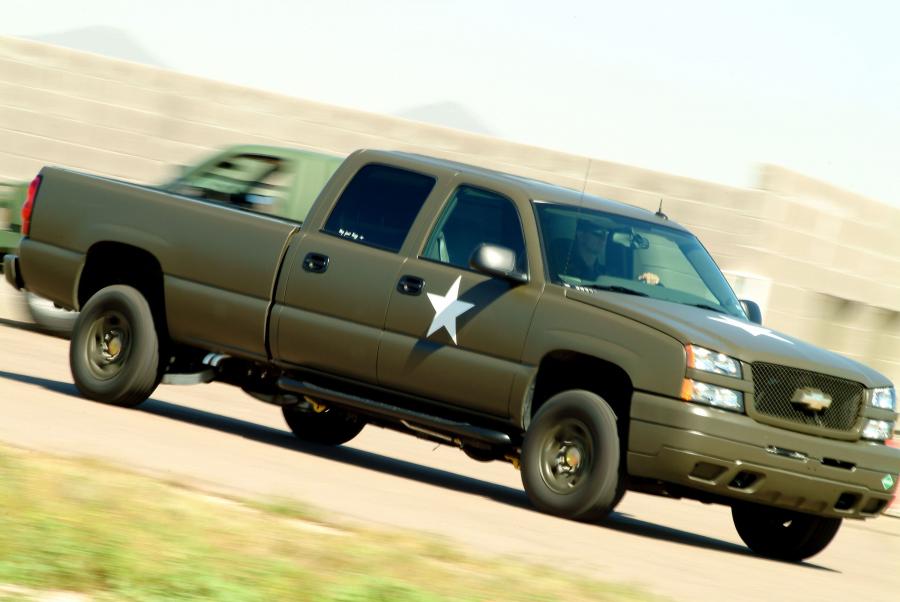  Chevrolet Silverado Hydrogen Military Vehicle 2005 года  (фото 15 из 18)